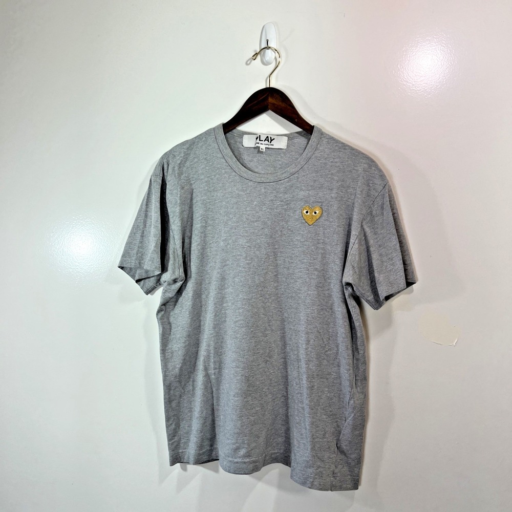 Comme des Garcons Play Men's T‎ Shirt Size XL Gray Casual Luxury Minimalist FLAW